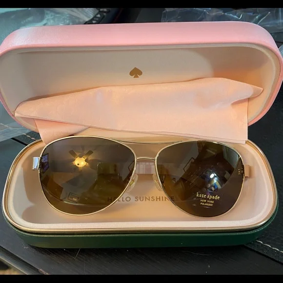 Kate Spade aviator sunglasses, never worn! Kate spade aviator sunglasses Like new | Mercari main image 2